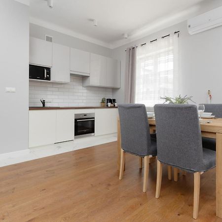 وارسو City Center Aparthotel Chmielna By Noclegi Renters المظهر الخارجي الصورة