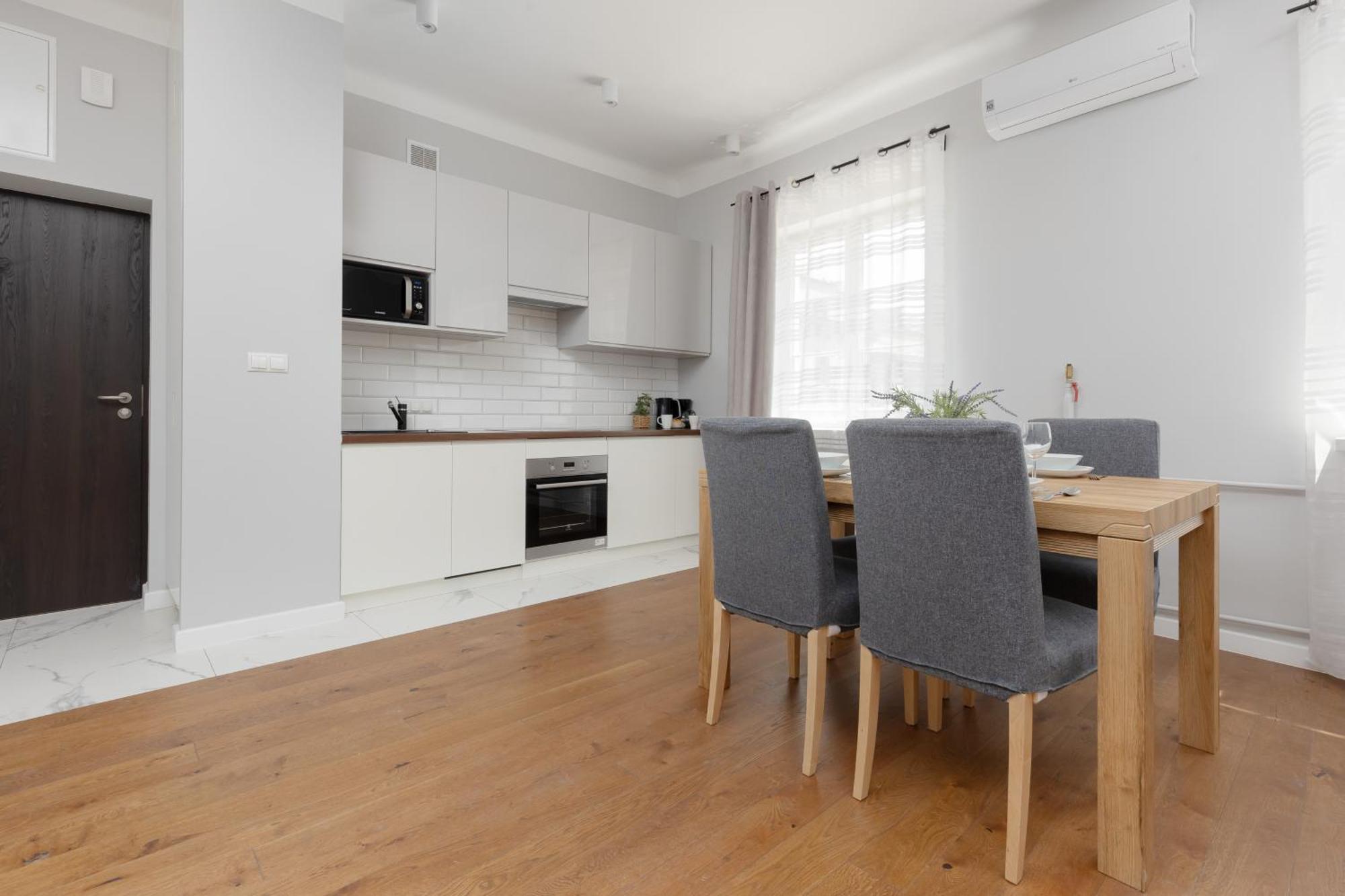 وارسو City Center Aparthotel Chmielna By Noclegi Renters المظهر الخارجي الصورة