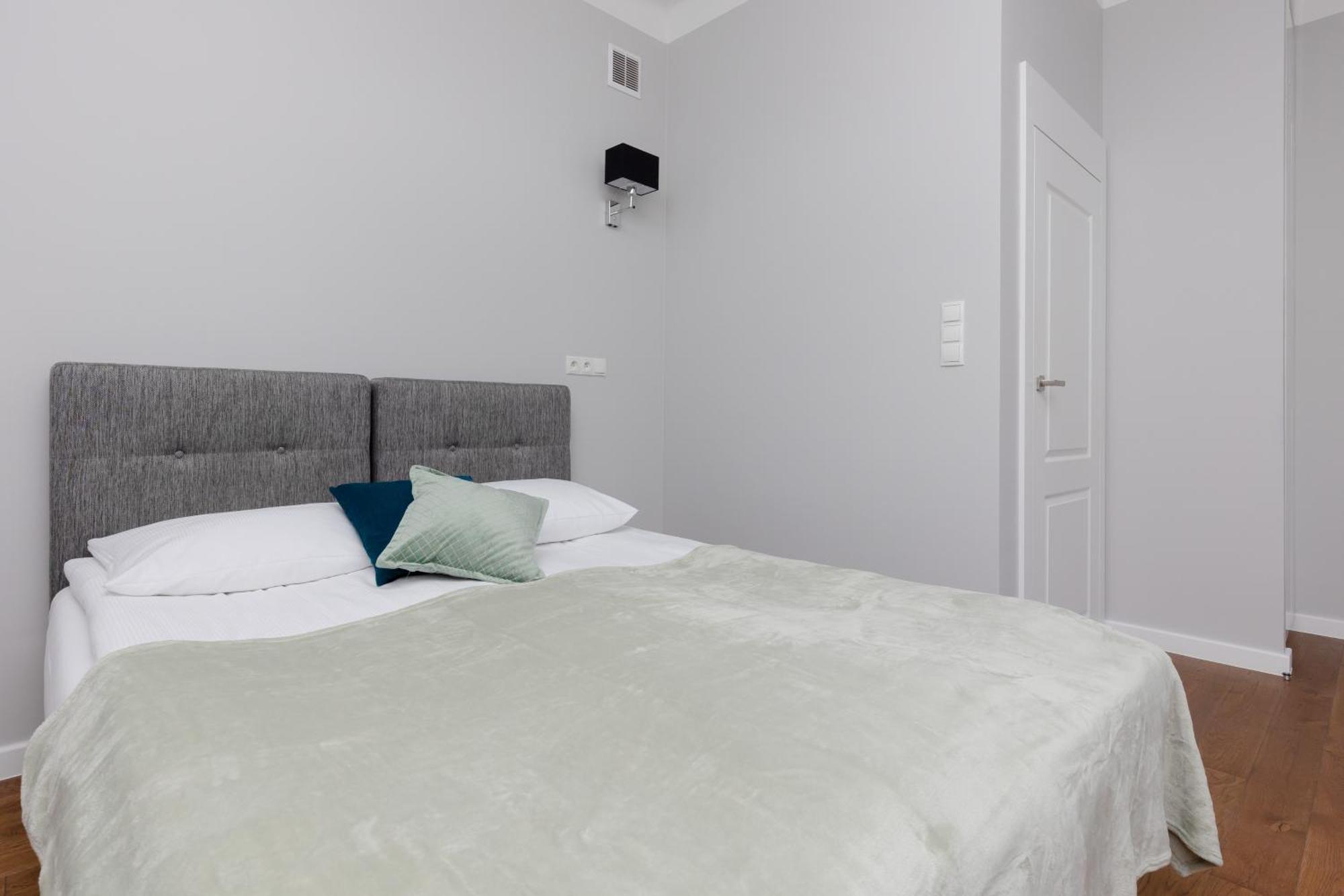 وارسو City Center Aparthotel Chmielna By Noclegi Renters المظهر الخارجي الصورة